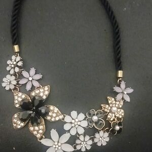 Source Unknown Black and Gold Floral Necklace